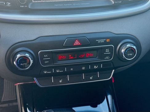 Used 2019 Kia Sorento SX image 13