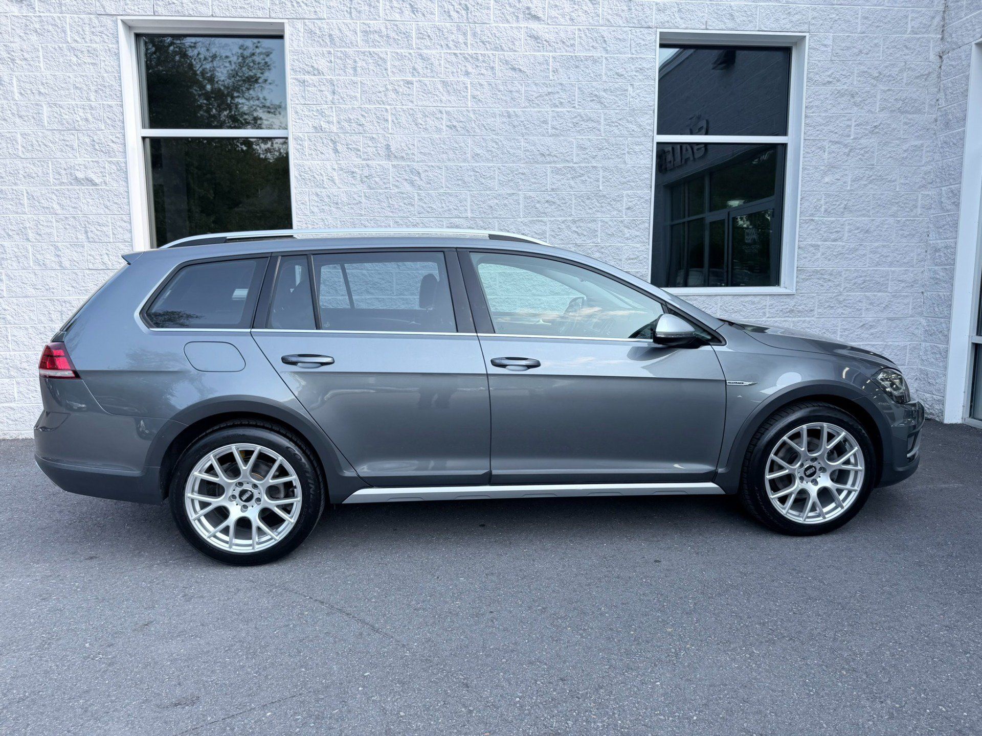 Used 2018 Volkswagen Golf Alltrack S AWD/4WD image 29