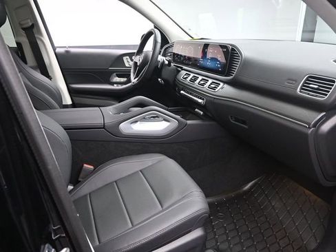 Used 2026 Mercedes-Benz GLS 450 4MATIC image 30