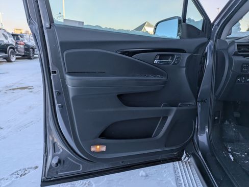 Certified 2019 Honda Pilot Touring image 11