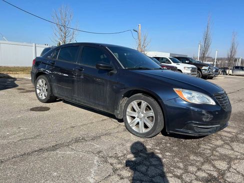 Used 2012 Chrysler 200 Touring w/ Cold Weather Group image 9