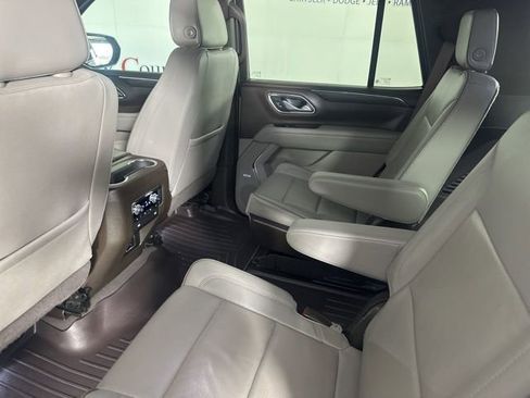 Used 2023 GMC Yukon SLT w/ SLT Luxury Package image 20