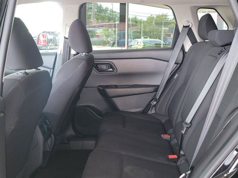 Used 2024 Nissan Rogue S FWD image 12