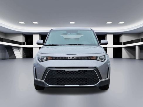 Certified 2025 Kia Soul LX FWD image 9