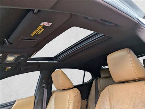 Certified 2024 Subaru Forester Premium AWD/4WD image 16