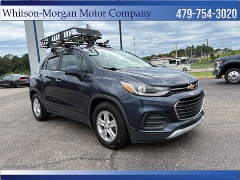 Used 2018 Chevrolet Trax LT w/ LT Convenience Package FWD image 3