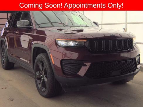 Used 2024 Jeep Grand Cherokee Altitude AWD/4WD image 1