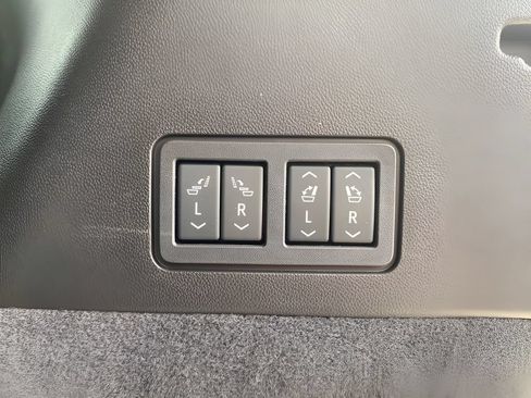 Certified 2025 Cadillac XT6 Sport w/ LPO, Floor Liner Package AWD/4WD image 12