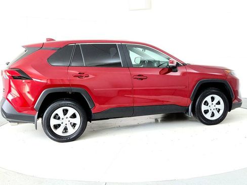 Certified 2022 Toyota RAV4 LE AWD/4WD image 6