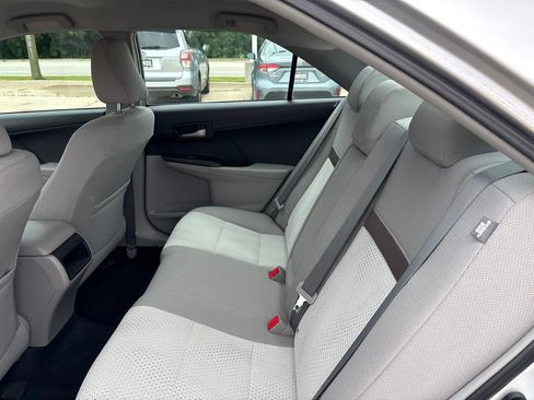 Used 2014 Toyota Camry LE FWD image 20