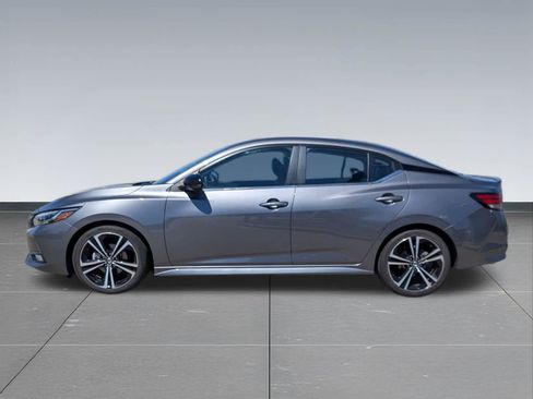Used 2023 Nissan Sentra SR w/ SR Premium Package FWD image 2