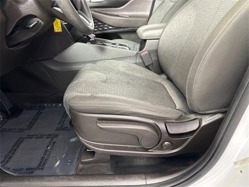 Used 2020 Hyundai Santa Fe SE image 18