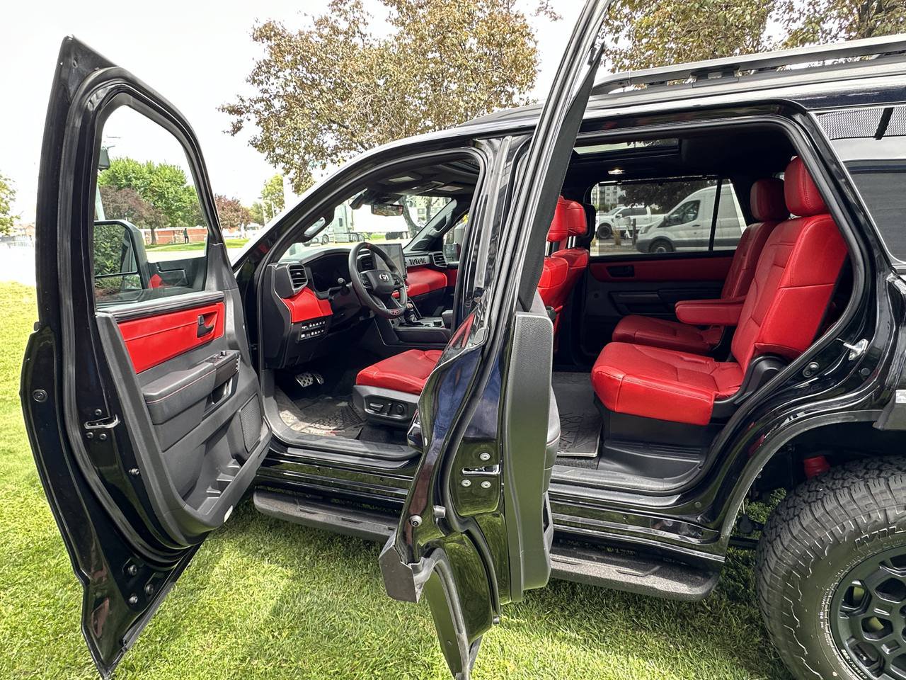 Used 2025 Toyota Sequoia TRD Pro AWD/4WD image 28