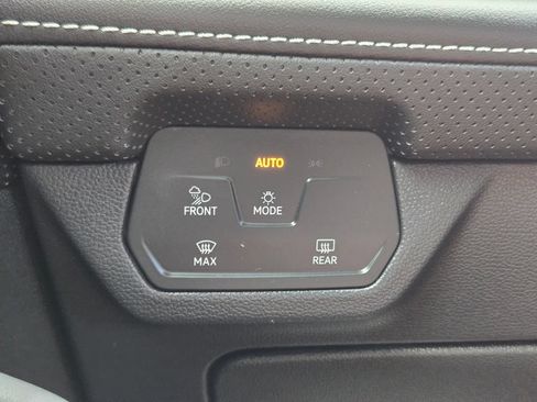 Used 2024 Volkswagen Atlas Cross Sport SEL AWD/4WD image 28