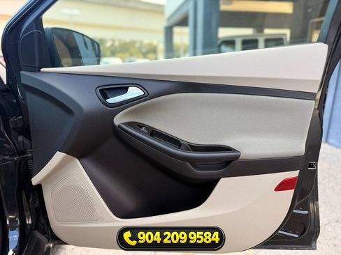 Used 2014 Ford Focus SE FWD image 32