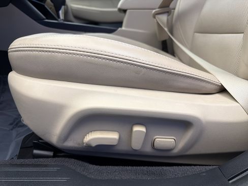 Used 2018 Subaru Outback 2.5i Limited image 12