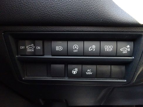 Used 2023 Toyota Tundra Limited AWD/4WD image 27