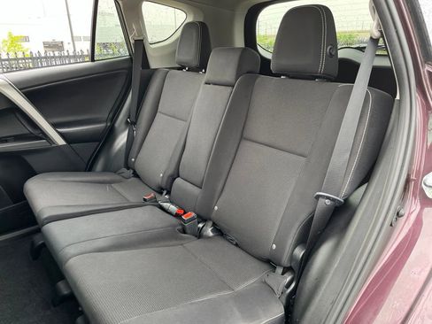 Used 2018 Toyota RAV4 XLE AWD/4WD image 15