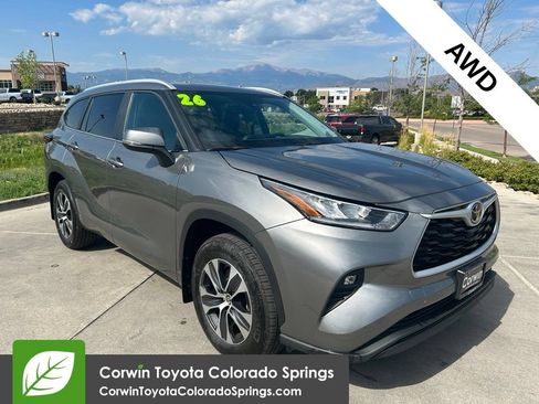 Used 2026 Toyota Highlander XLE AWD/4WD image 1