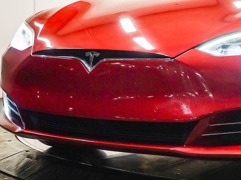 Used 2016 Tesla Model S 90D image 8