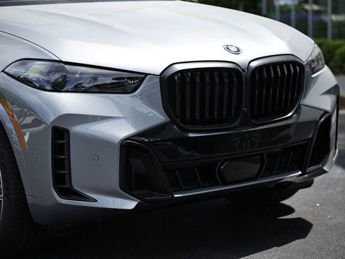 New 2026 BMW X5 xDrive50e w/ M Sport Package AWD/4WD image 2
