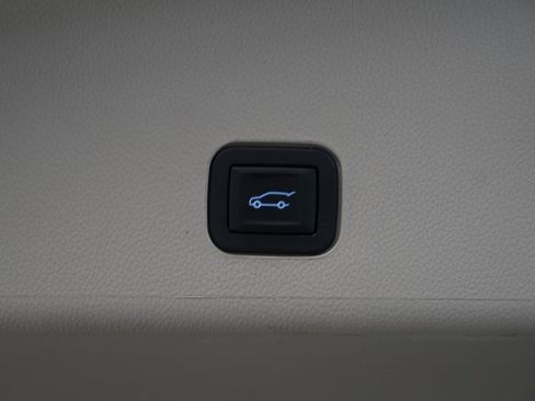 Used 2012 Cadillac SRX Luxury image 11