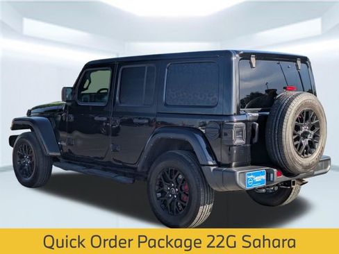 Used 2024 Jeep Wrangler Unlimited Sahara w/ Dual Top Group AWD/4WD image 4
