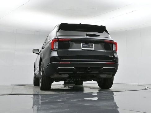 Used 2025 Ford Explorer ST-Line w/ ST-Line Street Pack image 52