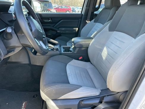 Used 2024 Toyota Tacoma TRD Off-Road image 6