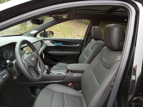 New 2026 Cadillac XT5 Premium Luxury w/ LPO, ONYX Package image 11