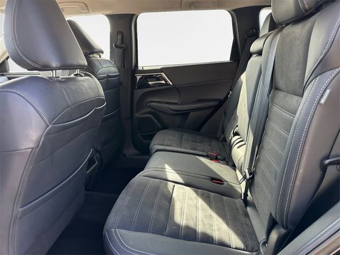 Used 2024 Mitsubishi Outlander SE image 24