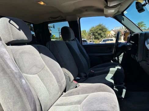 Used 2006 Chevrolet Silverado 1500 LT w/ Light Duty Power Package image 10