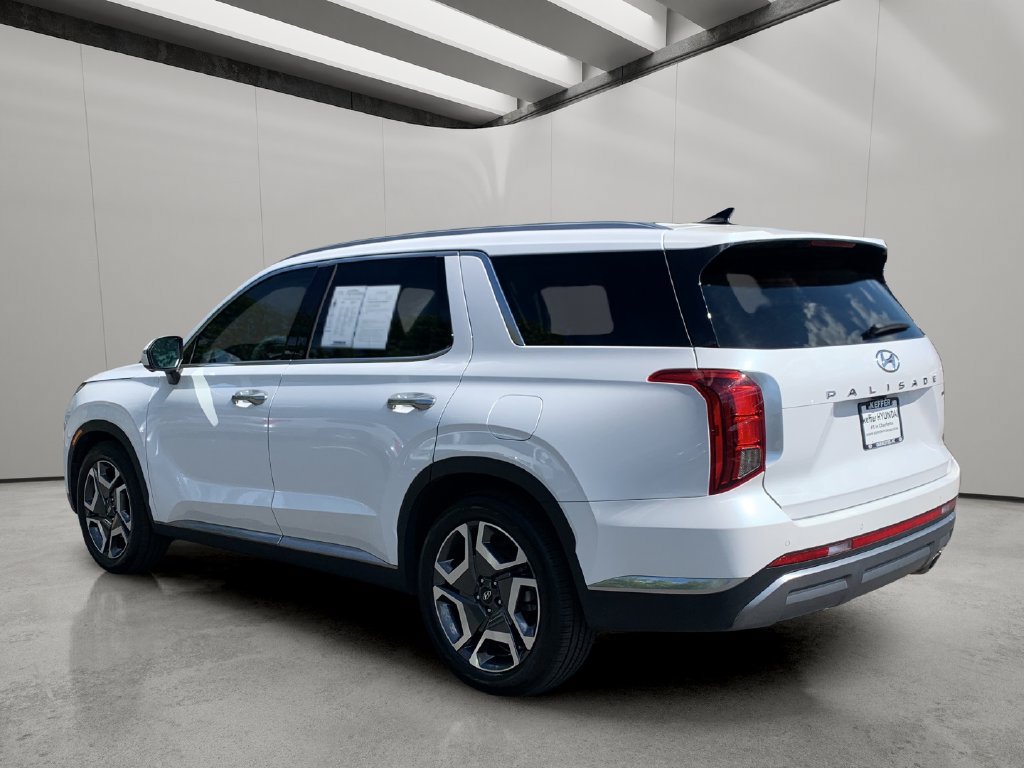 Used 2024 Hyundai Palisade Limited AWD/4WD image 3