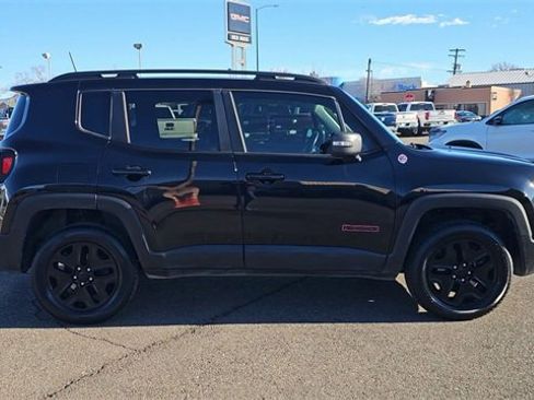 Used 2018 Jeep Renegade Trailhawk w/ UConnect 8.4 Nav Group image 5