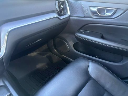 Used 2019 Volvo S60 T6 Momentum w/ Multimedia Package AWD/4WD image 19