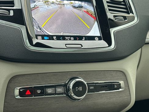 Used 2023 Volvo XC90 B6 Plus image 24