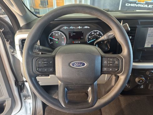 Used 2025 Ford F250 XLT image 22