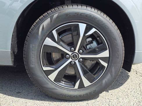Used 2026 Volvo XC60 B5 Core AWD/4WD image 9