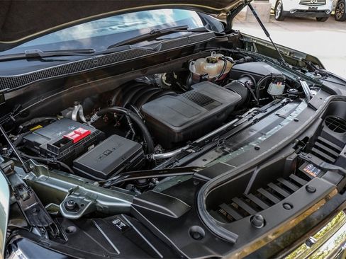 Used 2023 Chevrolet Suburban Premier image 54