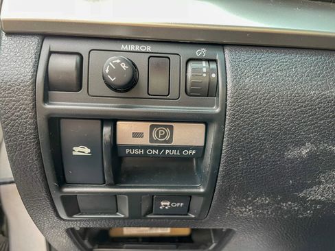 Used 2010 Subaru Outback 2.5i Premium AWD/4WD image 12