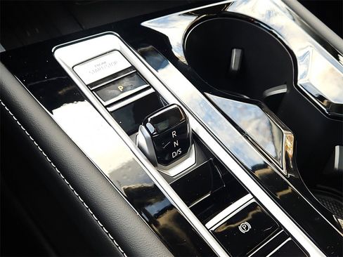 New 2026 Volkswagen Atlas SE image 21