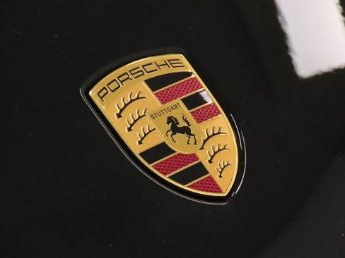 Certified 2025 Porsche Macan 4S Electric AWD/4WD image 15