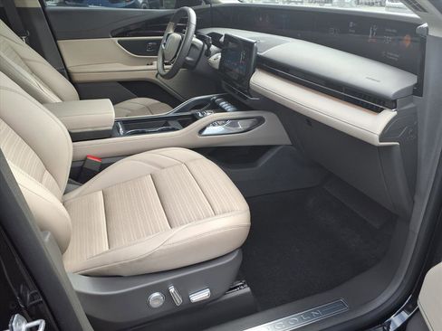 Used 2024 Lincoln Nautilus Reserve w/ Equipment Group 202A image 11