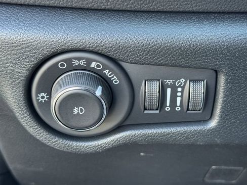 New 2026 Chrysler Pacifica Limited image 17