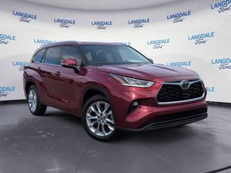 Used 2023 Toyota Highlander Limited FWD video 2