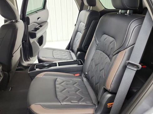 New 2026 Nissan Pathfinder Platinum FWD image 34
