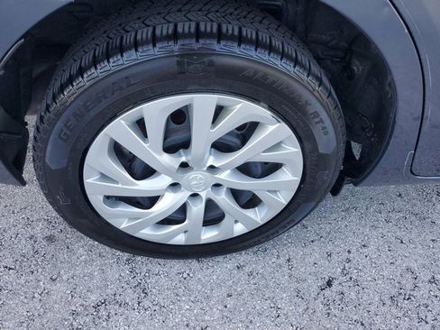 Used 2019 Toyota Corolla LE image 9