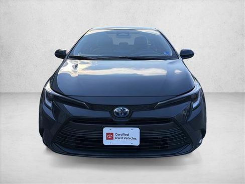 Certified 2025 Toyota Corolla LE image 2