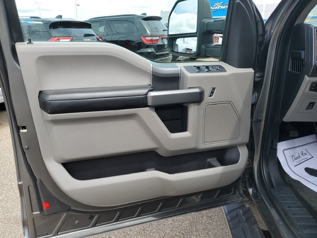 Used 2016 Ford F150 XLT w/ Equipment Group 302A Luxury AWD/4WD image 24