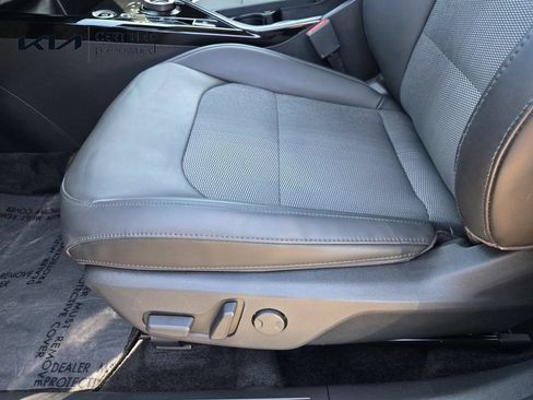 Certified 2023 Kia Niro Wind FWD image 16